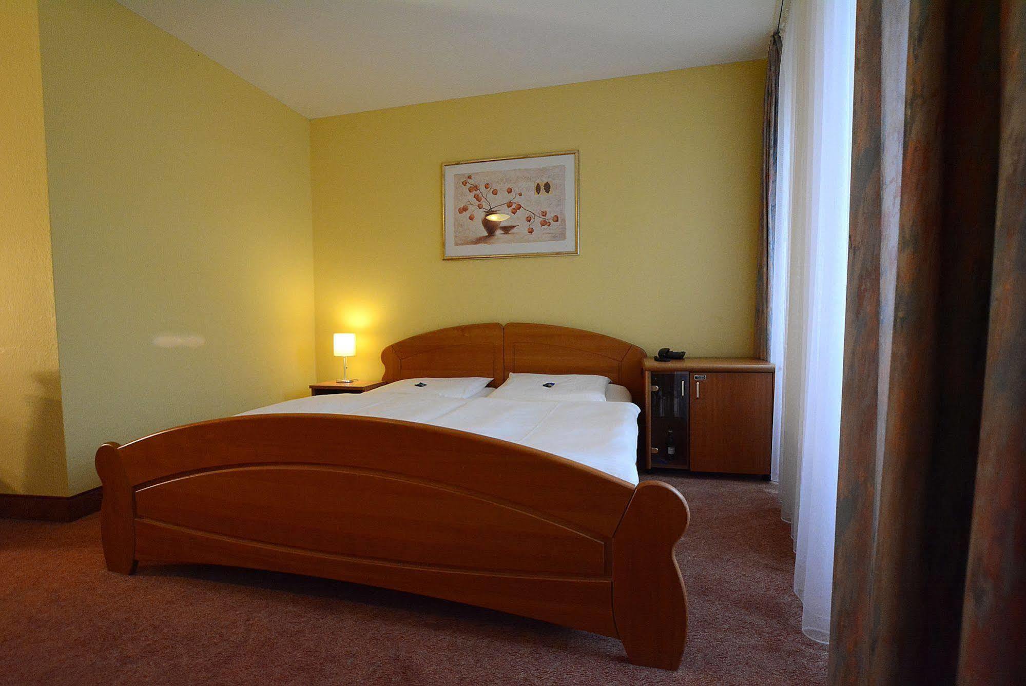 Hotel Evabrunnen Bischofswerda Bagian luar foto
