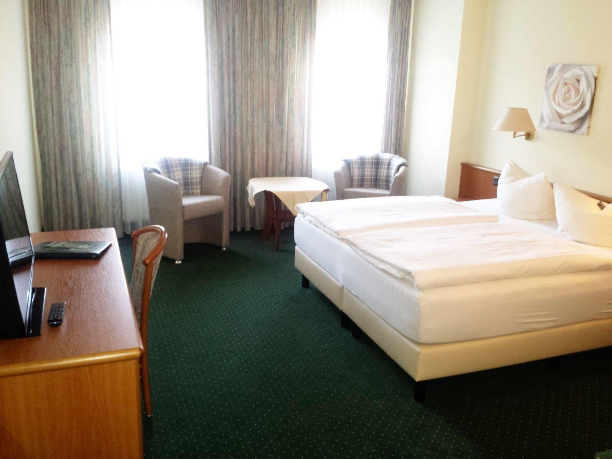 Hotel Evabrunnen Bischofswerda Bagian luar foto